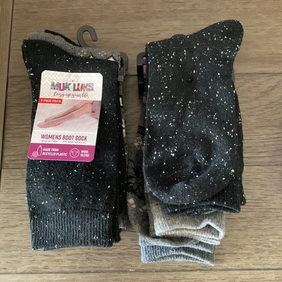 NWT - Muk Luks Women’s Boot Socks - Wool Blend - Sizes 6 - 12 - 6 pairs - Picture 2 of 3